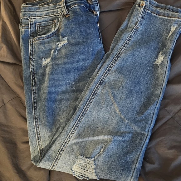Distressed skinny Jeans - Picture 1 of 6